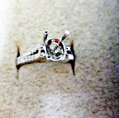DIAMOND SETTING TWO ROW SET TO BACK SMALL GOLD PIECE FOR RE-SIZEING