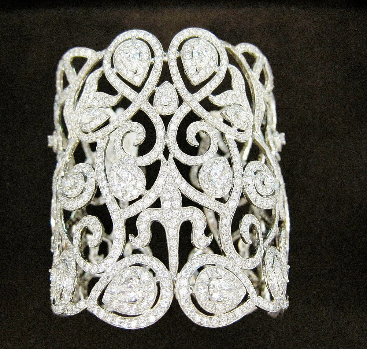 DIAMOND ROUND BRILLIANT PEAR SHAPE BIG CUFF DIAMOND SET PRONG BEZEL SET BANGLE