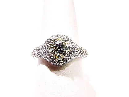 LABORATORY CERTIFIED DIAMOND LIGHT CHAMPAGNE COLOR GRADE CENTER STONE WHITE SIDE