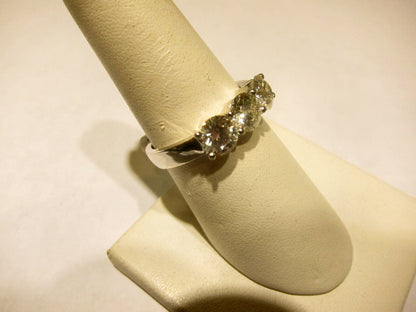 DIAMOND THREE STONE BAND