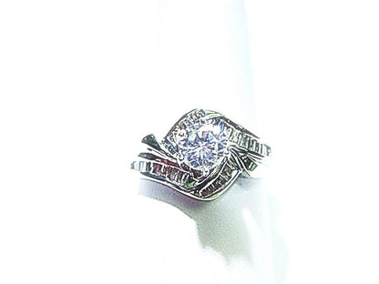 CERTIFIED .82 CT ROUND BRILLIANT DIAMOND .55 CT BAGUETTE DIAMOND ENGAGEMENT RING