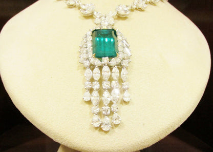 GIA CERTIFIED 100% NATURAL EMERALD 20.14X14.55X9.82MM MULTI DIAMOND NECKLACE