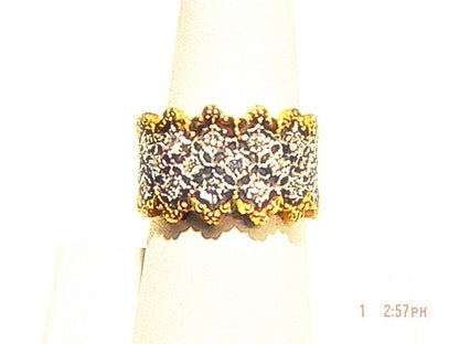 DIAMOND ROUND BRILLIANT SHAPE TWO TONE BAND ETERNITY