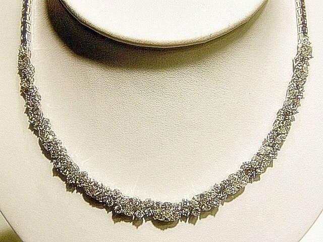 DIAMOND ROUND PEAR MARQUISE SHAPE FRONT SET 18 K WHITE GOLD G VS1/2 NECKLACE