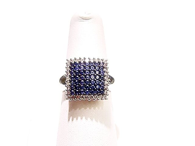 SAPPHIRE AND DIAMOND FASHION RING SQUARE OUTLINE SAPPHIRE DIAMOND RING