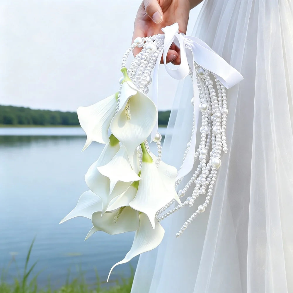 Minimalist White Calla Lily Bridal Bouquet Artificial Pearl Chain Tassel Hand Flower for Wedding Ceremony Home Decor Gift Giving