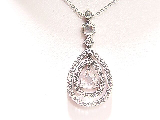 DIAMOND ROSE SHAPE AND ROUND BRILLIANT PENDANT CENTER