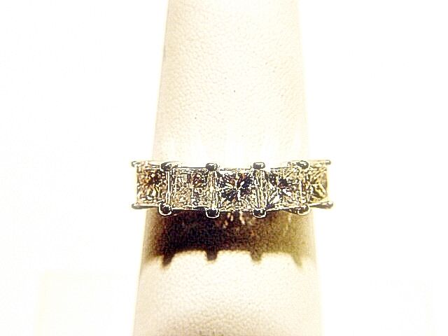 DIAMOND 5 STONE COMMON PRONG SET TOP SET BAND DIAMOND BAND DIAMOND RINGRING