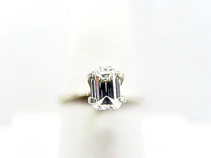 gia certified G color VS1 clarity