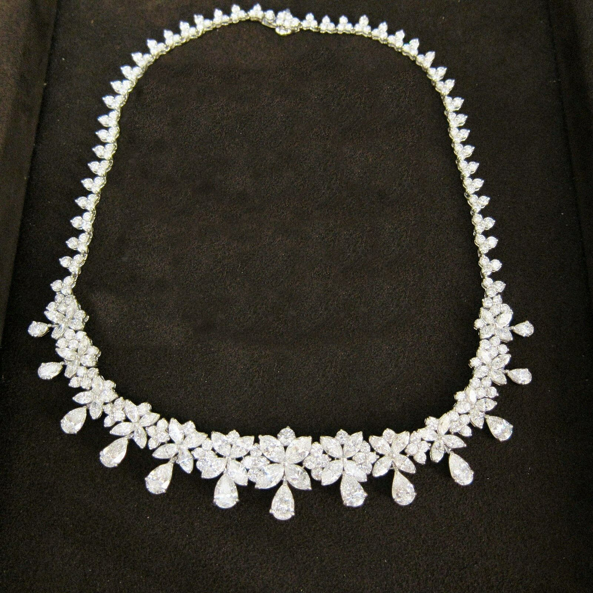 DIAMOND NECKLACE PEAR MARQUISE ROUND DIAMOND NECKLACE DIAMOND SET GRADUATE
