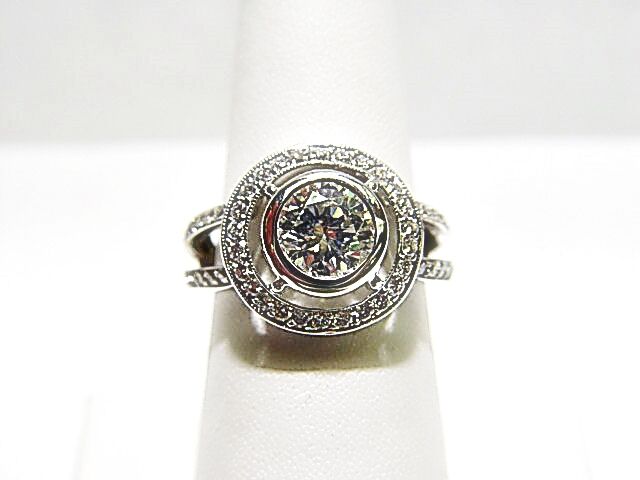 CERTIFIED DIAMOND ROUND BR 8.01X7.98X4.57MM BEZEL SET SIDE ROUND ENGAGEMENT RING