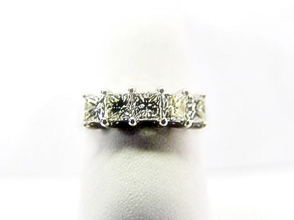 DIAMOND 5 STONE PRINCESS SHAPE COMMON PRONG SET DIAMOND