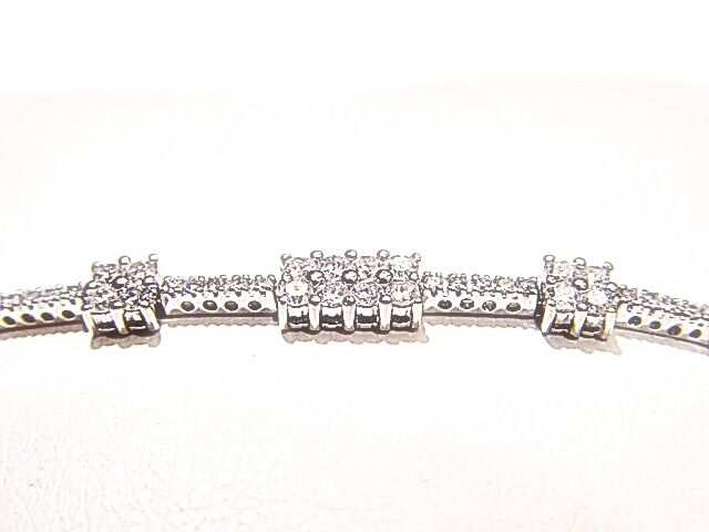 ROUND BRILLIANT CUT DIAMOND BOX AND LINE TENNIS DIAMOND BRACELET