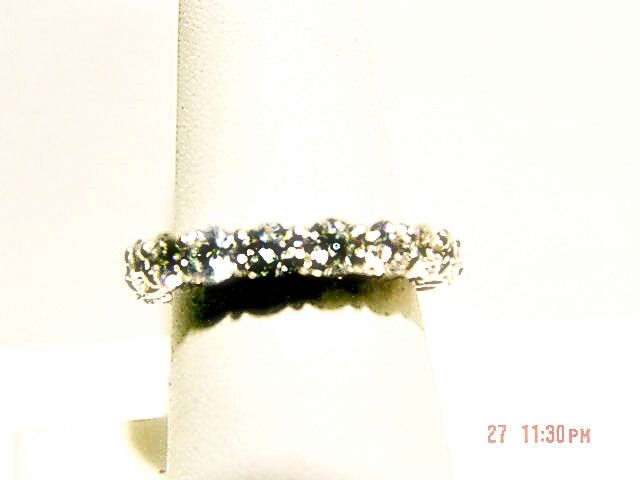 DIAMOND ROUND BRILLIANT SHAPE ETERNITY BAND 15 STONE 18 K WHITE GOLD BACK PART