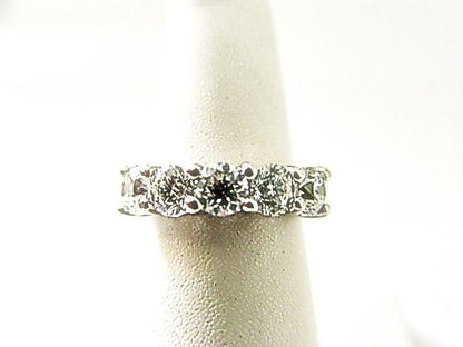 DIAMOND 5 ROUND BR SHAPE COMMON PRONG SET DIAMOND BAND ANNIVERSARY DIAMOND BAND