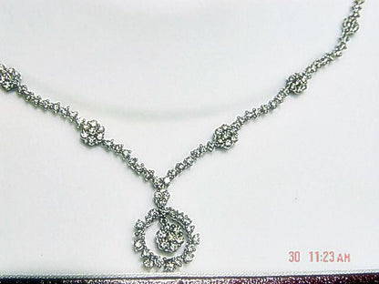 DIAMOND ROUND BRILLIANT SHAPE NECKLACE