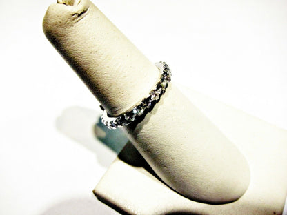 DIAMOND ROUND BRILLIANT SHAPE ETERNITY BAND GROOVED SET DIAMOND RING