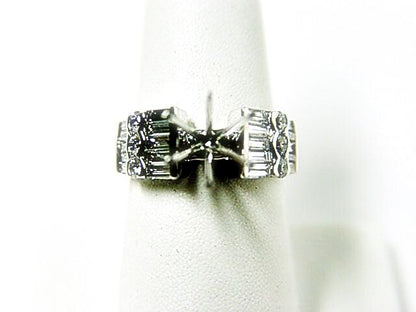 DIAMOND ROUND BR SHAPE 6 STONE BAGUETTE SHAPE 20 STONE