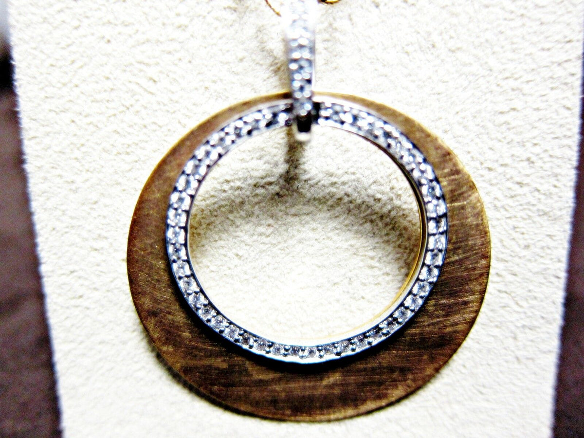 DIAMOND ROUND BRILLIANT SHAPE PENDANT SET IN WHITE GOLD