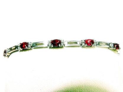 RUBY 8 OVAL SHAPE DIAMOND 32 ROUND BRILLIANT SHAPE RUBY DIAMOND BRACELET