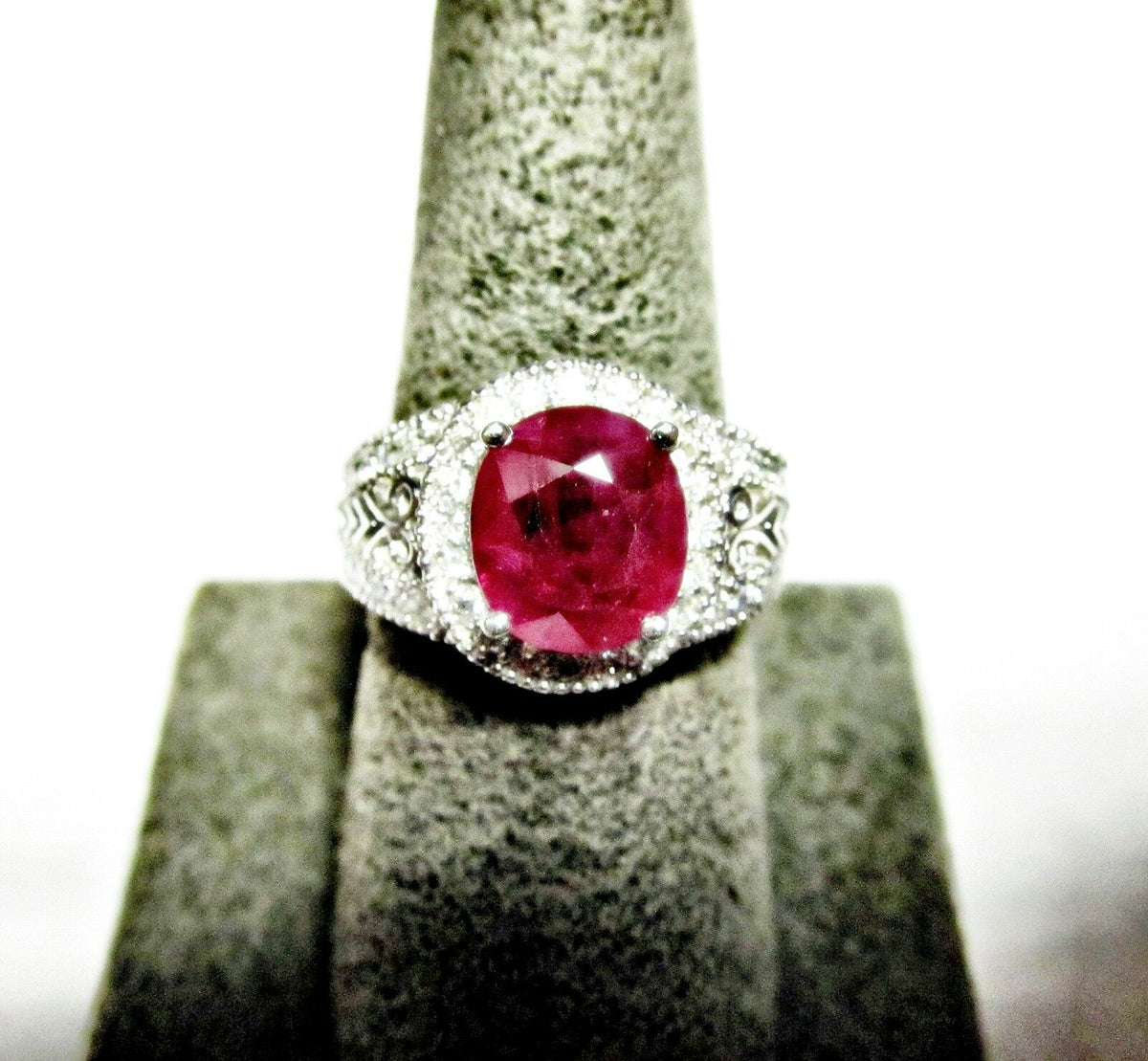 RUBY DIAMOND RING