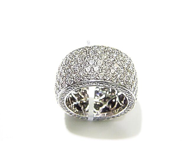 ROUND BRILLIANT DIAMOND ETERNITY BAND