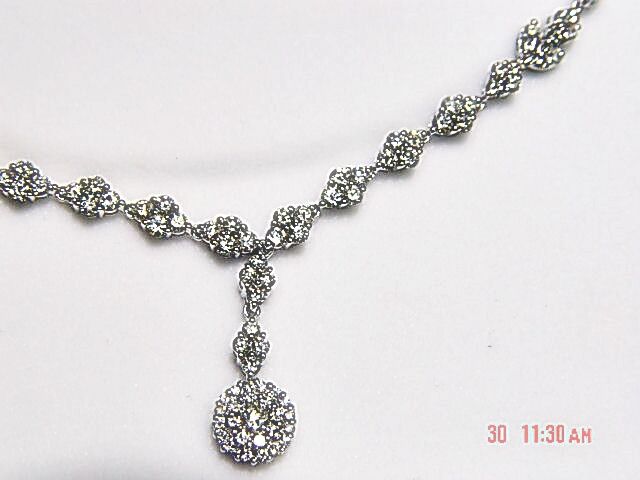DIAMOND ROUND BRILLIANT SHAPE NECKLACE
