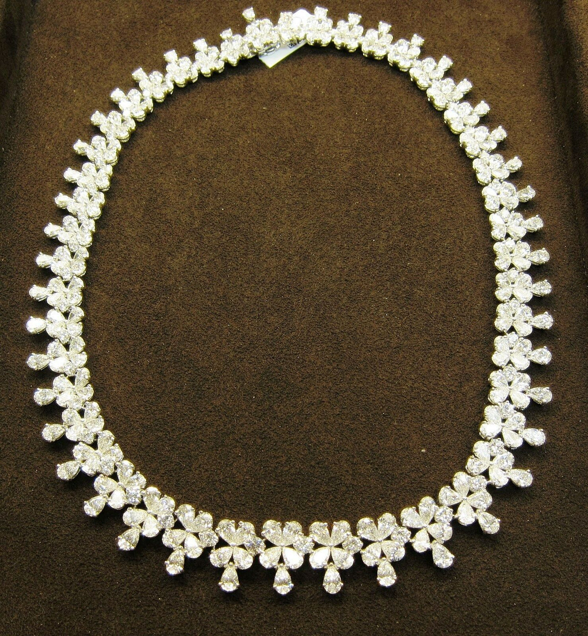 DIAMOND NECKLACE 280 PEAR SHAPE DIAMOND 64 ROUND DIAMOND SET DIAMOND NECKLACE
