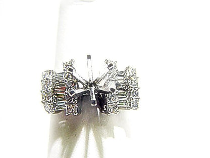 DIAMOND 18 PRINCESS SHAPE 10 BAGUETTE SHAPE SETTING