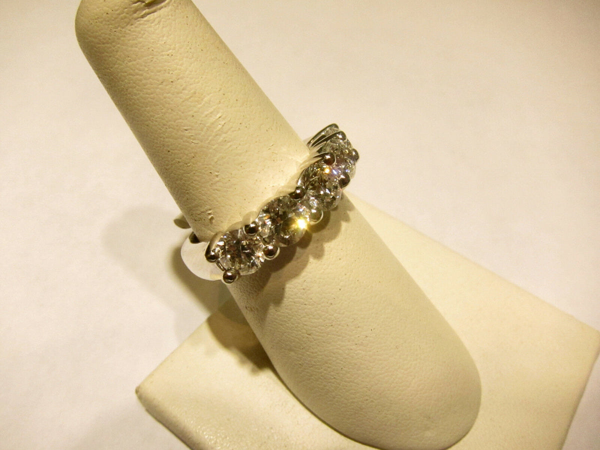 DIAMOND FIVE ROUND BRILLIANT SHAPE COMMON PRONG SET BAND DIAMOND RING BAND