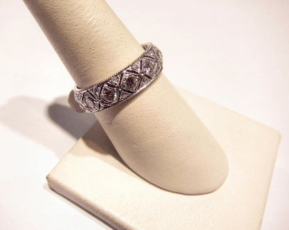 DIAMOND ROUND BRILLIANT SHAPE ANTIQUE STYLE ETERNITY BAND
