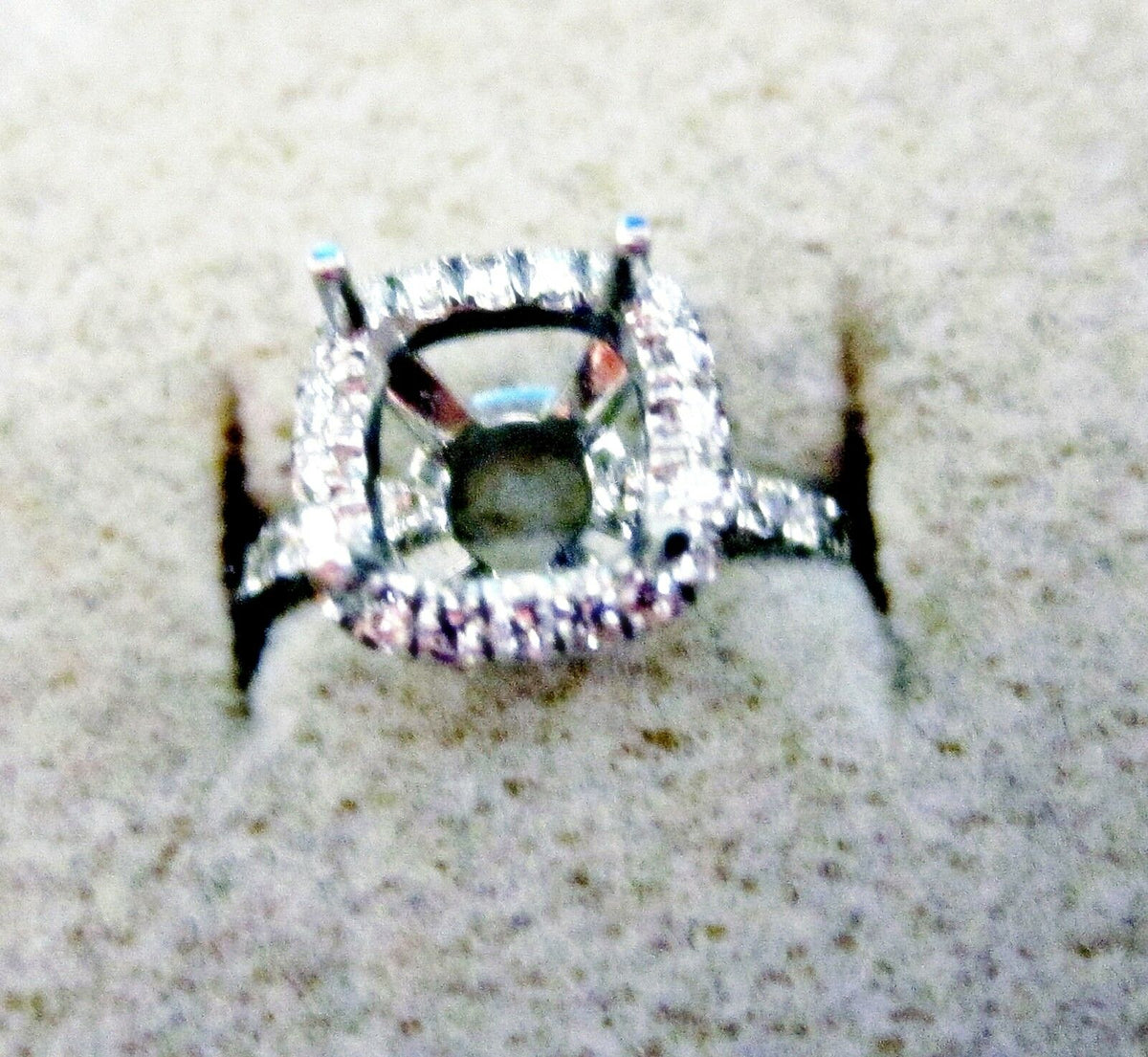 DIAMOND HALO SETTING 3/4 WAY SET DIAMOND FOR 6.50 MM STONE