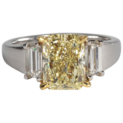 Unique GIA 2.86ct Fancy Light Yellow Radiant Diamond Platinum Engagement Ring
