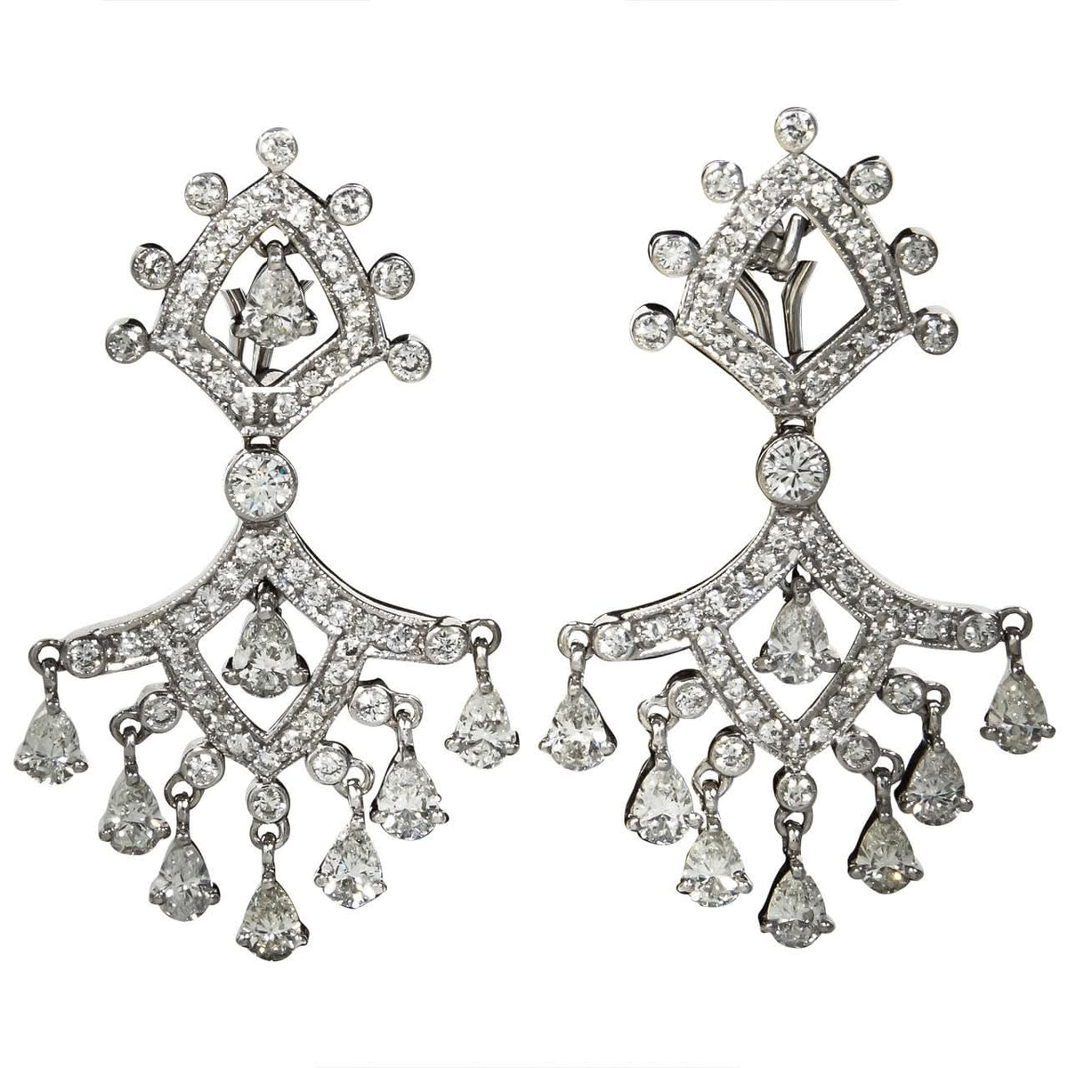 Luxurious 8.37 Carat Diamond 18k White Gold Chandelier Earrings