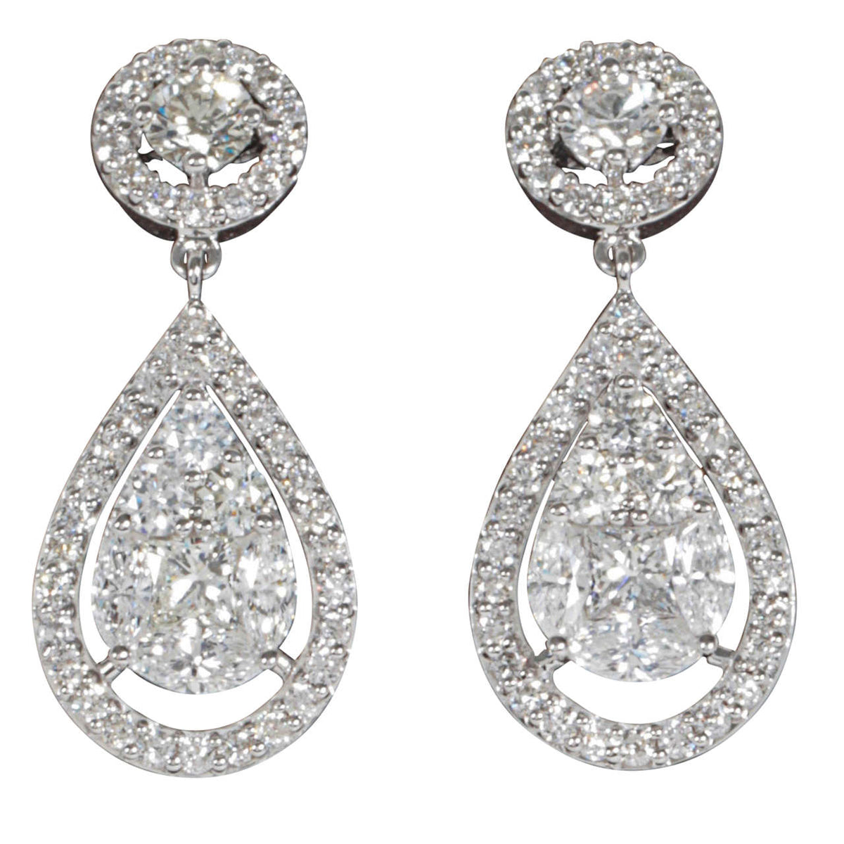 https://a.1stdibscdn.com/archivesE/jewelry/1stdibs/061614/DiamondScene_CC_DM//05/X.jpg