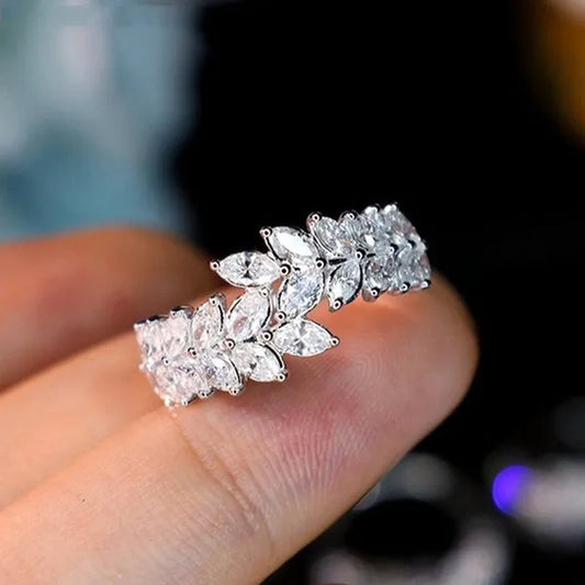 Luxury Women's Fashion Marquise Cut Ring Elegant Female Bridal Wedding Rings for Women Jewelry Engagement Anniversary Gift Party Accessories