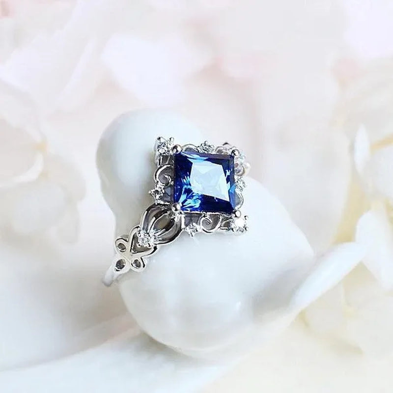Exquisite Retro Women'S Princess Cut Sapphire Ring Silver Color Sapphire Engagement Rings Inlaid Sapphire Fashion Jewelry Diamond Ring Wedding Anniversary Romantic Luxury Gift Charming Girl Anniversary Jewelry