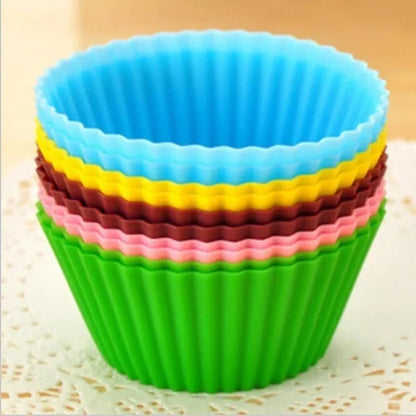 12PCS silicone muffin cups, silicone molds in the form of baking cups for kitchen baking tools, cakes and muffin pans (random color)