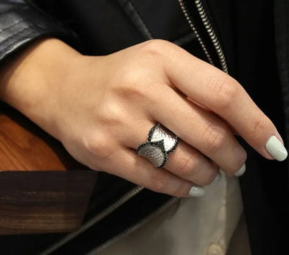 Women's classic creative black and white diamond ring ring 925 silver lady ring