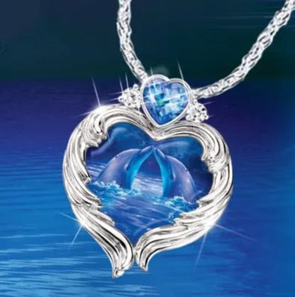 Exquisite Fashion Heart Zircon Dolphin Necklace Moonlight Kiss Dolphin Art Pendant Necklace Sapphire Necklace Ocean Style Jewelry Diamond Jewelry Family Necklace Proposal Wedding Anniversary Christmas Party Gift Necklace for Women and Mom