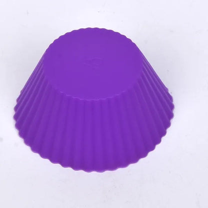 12PCS silicone muffin cups, silicone molds in the form of baking cups for kitchen baking tools, cakes and muffin pans (random color)