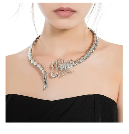 Punk Gothic Jewelry Fashion Personality White Rhinestone Gold/silver Plated Collar Scorpion Style Party Wedding Lady's Necklace