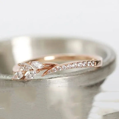 Women Glamorous 18k Gold plated  Ring Eternity Wedding Band  Leaf Diamond Jewelry Proposal Anniversary Gift Engagement Rings