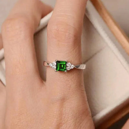 Sparkling Sterling 925 Silver Natural Green Emerald White Diamond Engagement Wedding Band Rings for Women Finger Jewelry