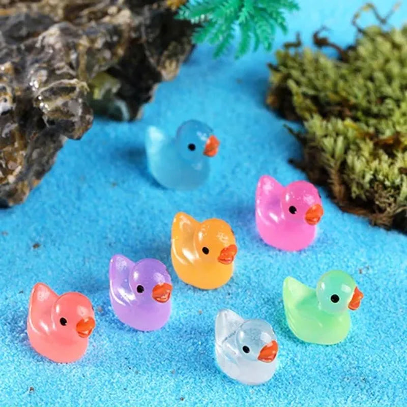 100/50/25/5PCS Mini Luminous Resin Ducks Glow in The Dark Miniature Ornament Tiny Ducks For DIY Fairy Garden Micro Landscape Potted Decoration