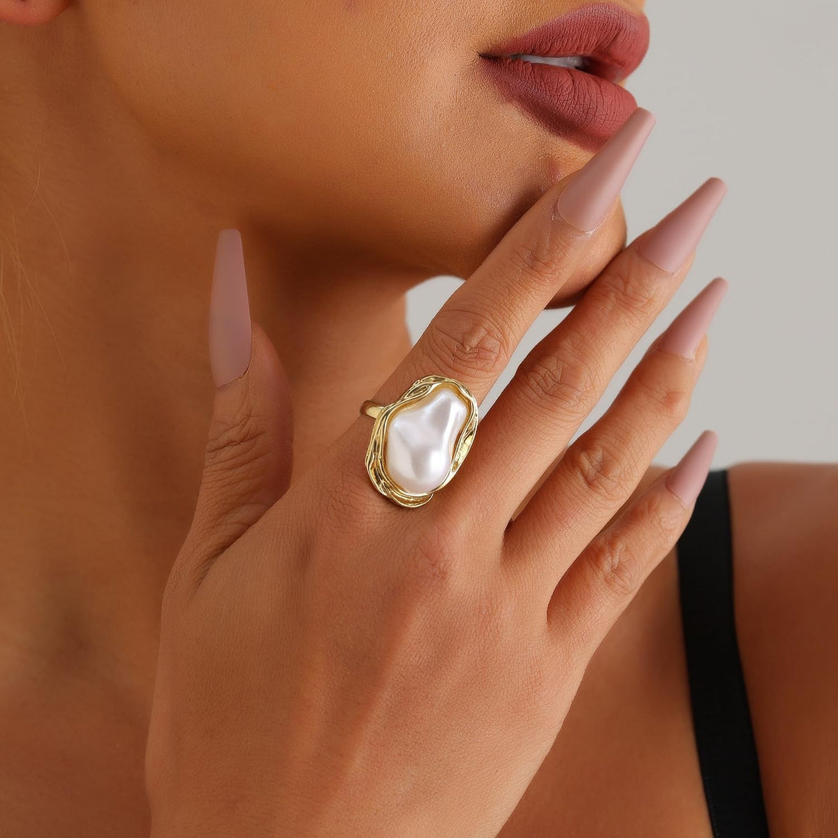 Baroque Pearl Ring for Women - Adjustable Irregularity Statement Ring - Vintage White Big Faux Pearl Finger Ring - Fashion Wedding Jewelry