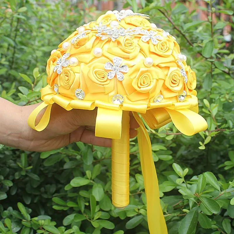 Customized Gold Yellow Silk Rose Wedding Bouquet Diamond Pearl Brooch Bride Bouquet Ribbon Bridesmaid Bouquet Wedding Simulation Flower