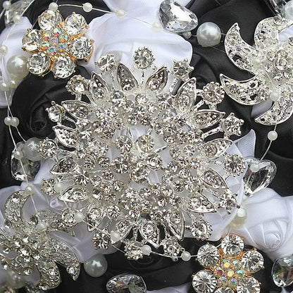 Customizable White and Black Silk Flower Wedding Bouquet Crystal Brooch Pearl Bridal Bouquet Artificial Simulation Rose wedding Holding Flower Bridesmaid Bouquet