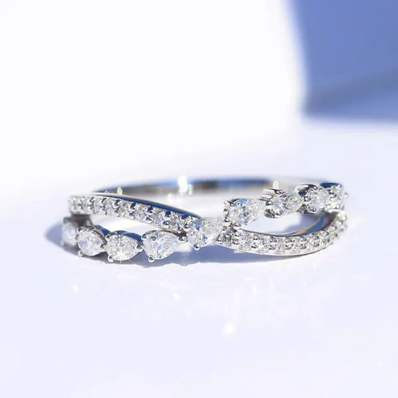 Luxury Twist Rings for Women Fashion 925 Silver Jewelry White Pear Shape Crystal Zircon Ring Elegant Female Engagement Wedding Party Accessories Anniversary Gift