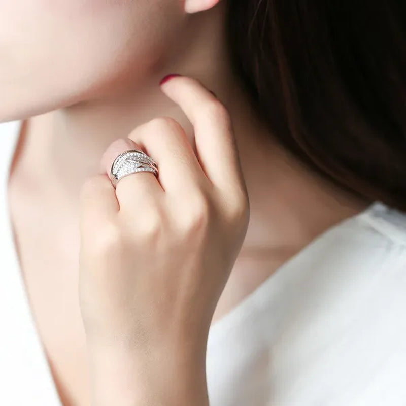 Luxury and Exquisite Ladies' Rings, Copper Inlaid Shiny Zircon Electroplating Two-color Fashion Rings, Women's Hand Jewelry, Bridal Banquet Wedding Engagement Rings, Party Rings, Christmas Gifts. Size 5-11